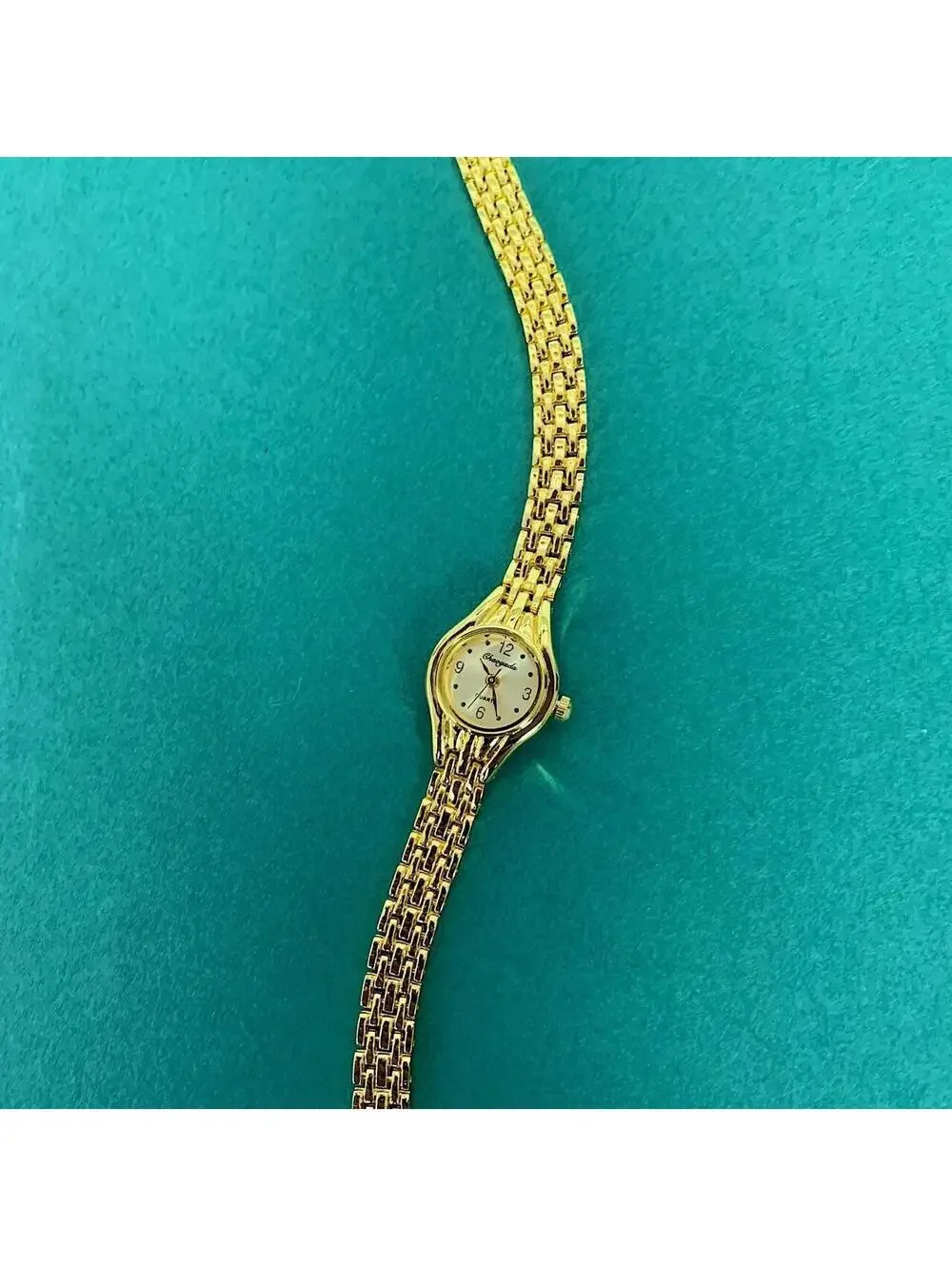 Cute gold round dainty stainless steel y2k 2000s style watch
